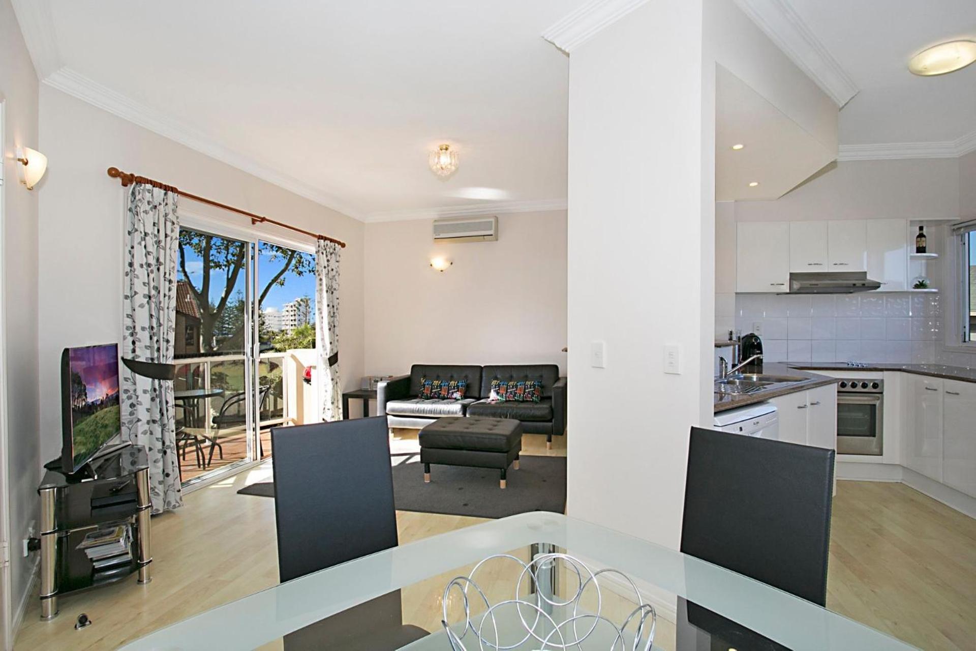 Harmony - A Desirable Area In Broadbeach Appartement Gold Coast Buitenkant foto